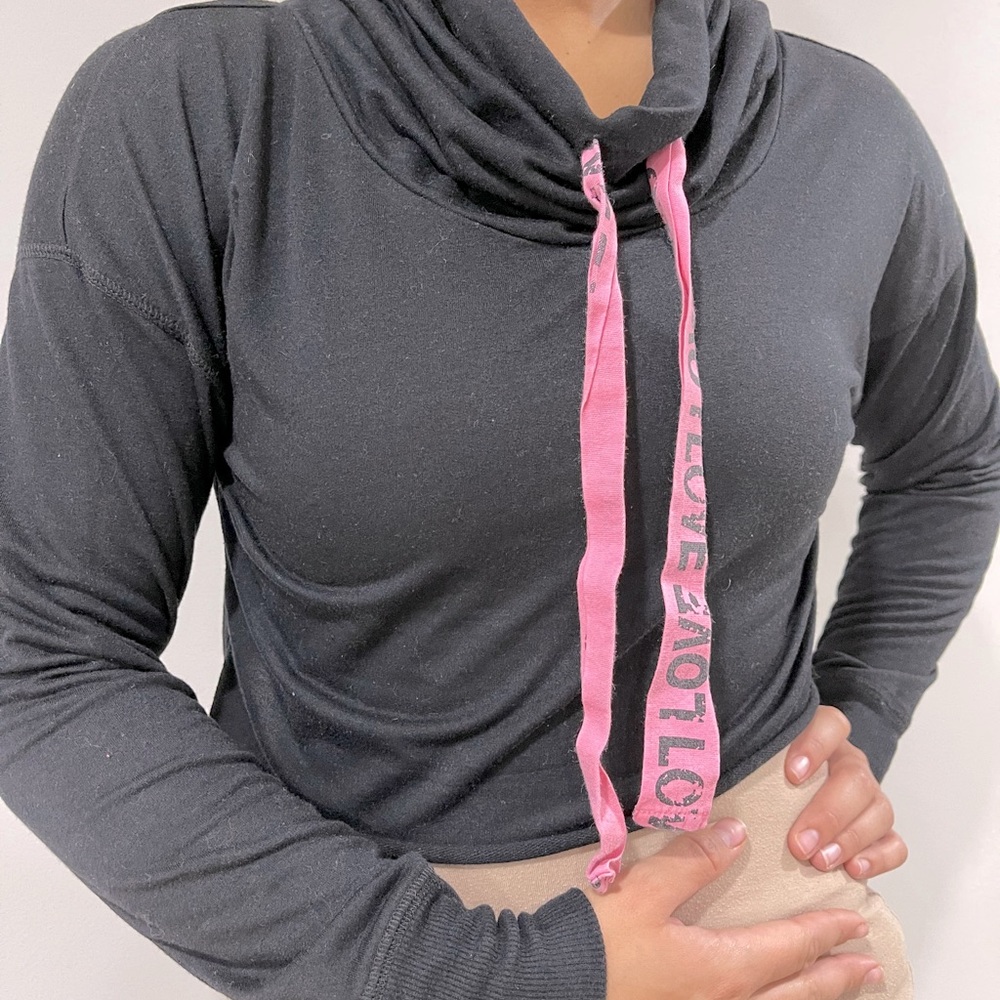 Derek Heart Crop Top Hoodie